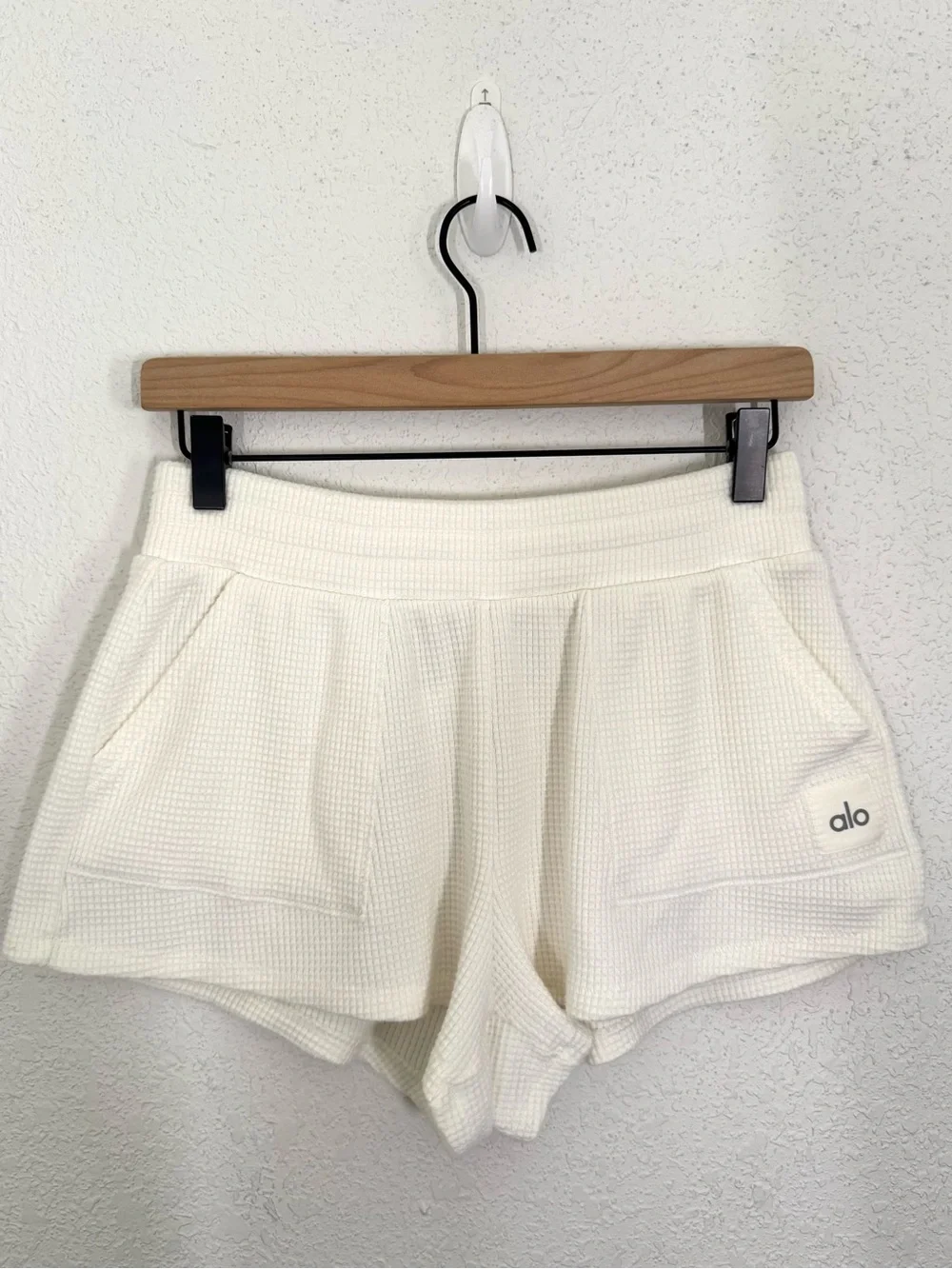 Alo Yoga Waffle High Waist Weekend Escape Shorts in Ivory Size Small